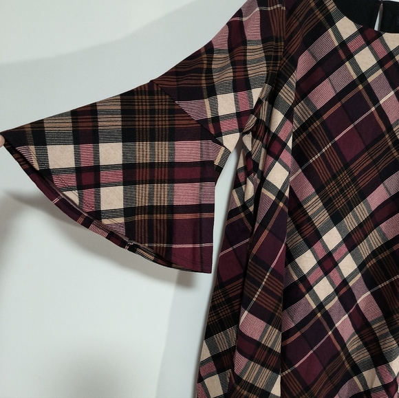 New Pretty Plaid Dress/ Size 1X - Picture 4 of 9